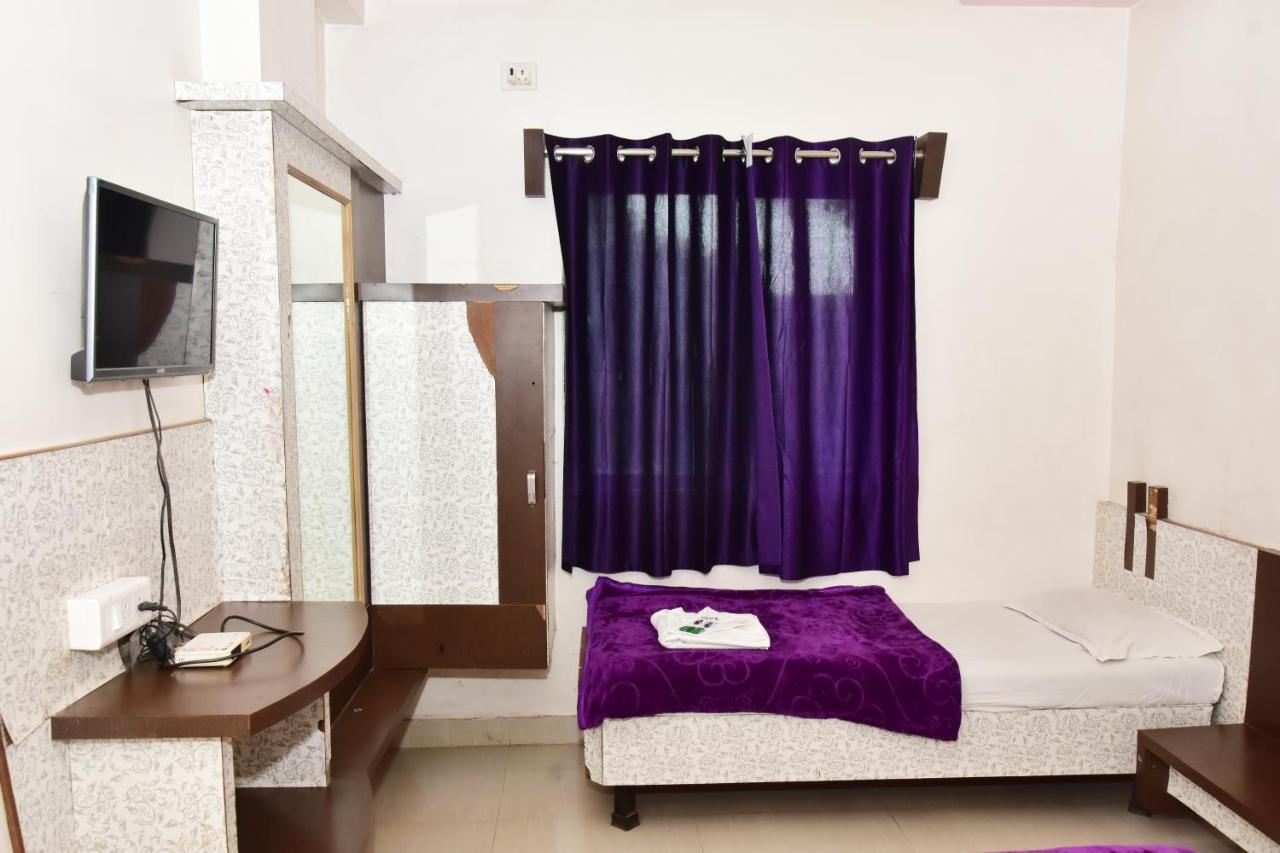 Hotel Temple Sai 쉬르디 외부 사진