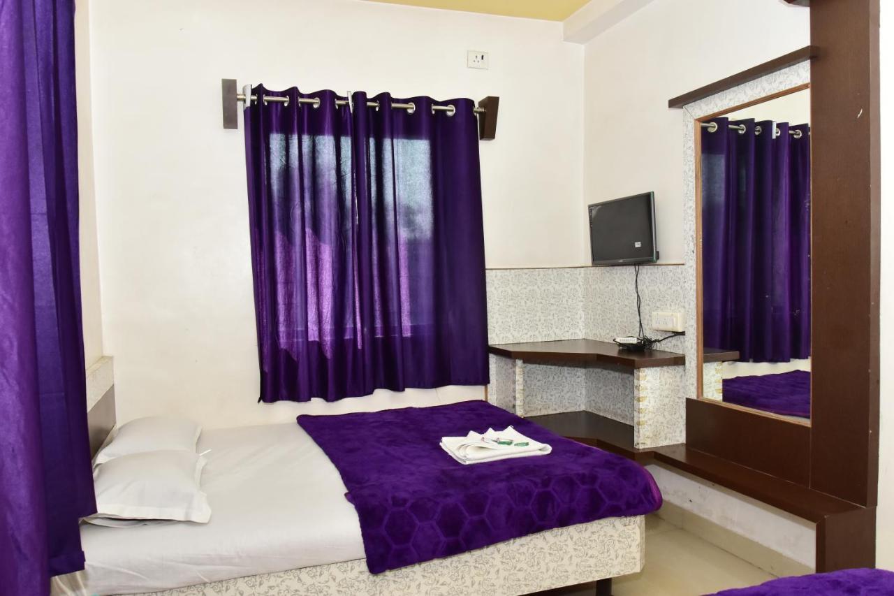 Hotel Temple Sai 쉬르디 외부 사진