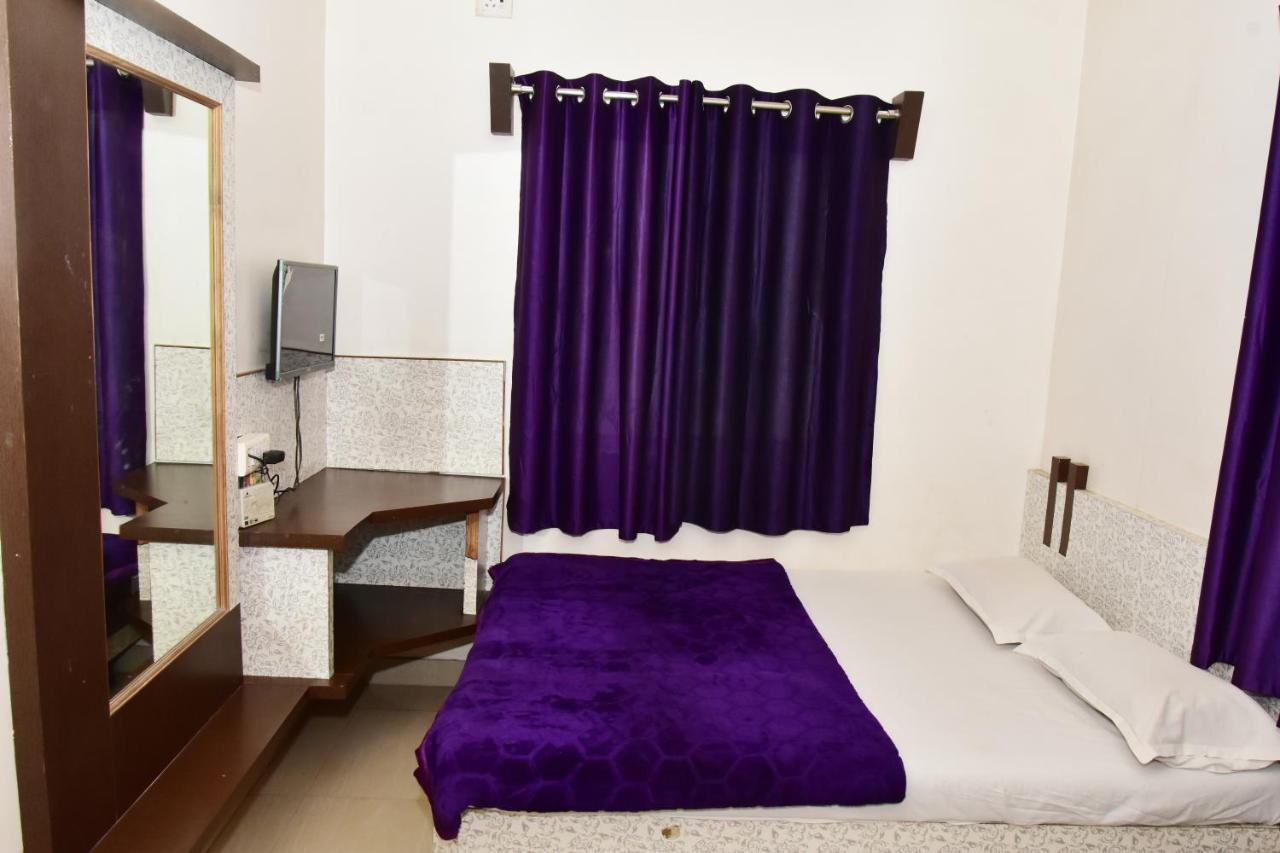 Hotel Temple Sai 쉬르디 외부 사진