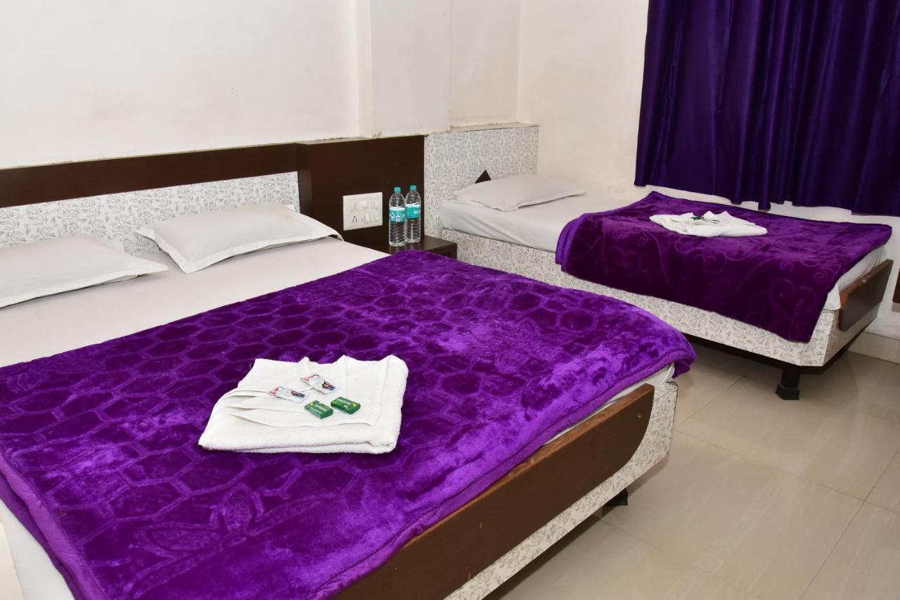 Hotel Temple Sai 쉬르디 외부 사진