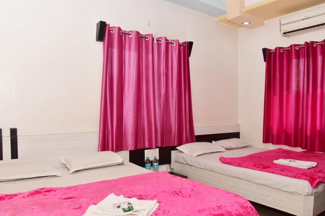 Hotel Temple Sai 쉬르디 외부 사진