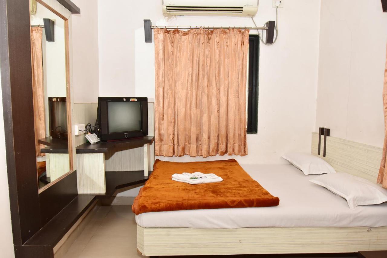 Hotel Temple Sai 쉬르디 외부 사진