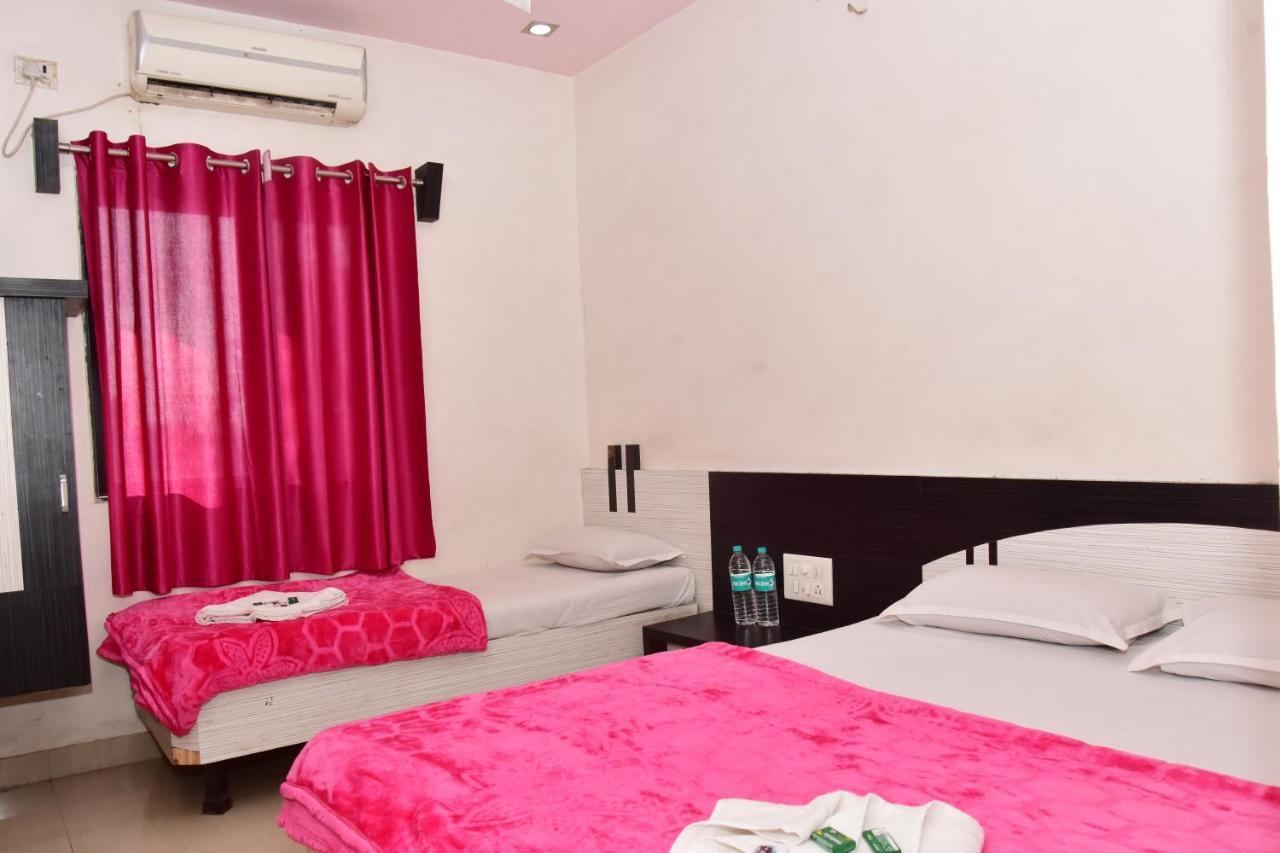 Hotel Temple Sai 쉬르디 외부 사진
