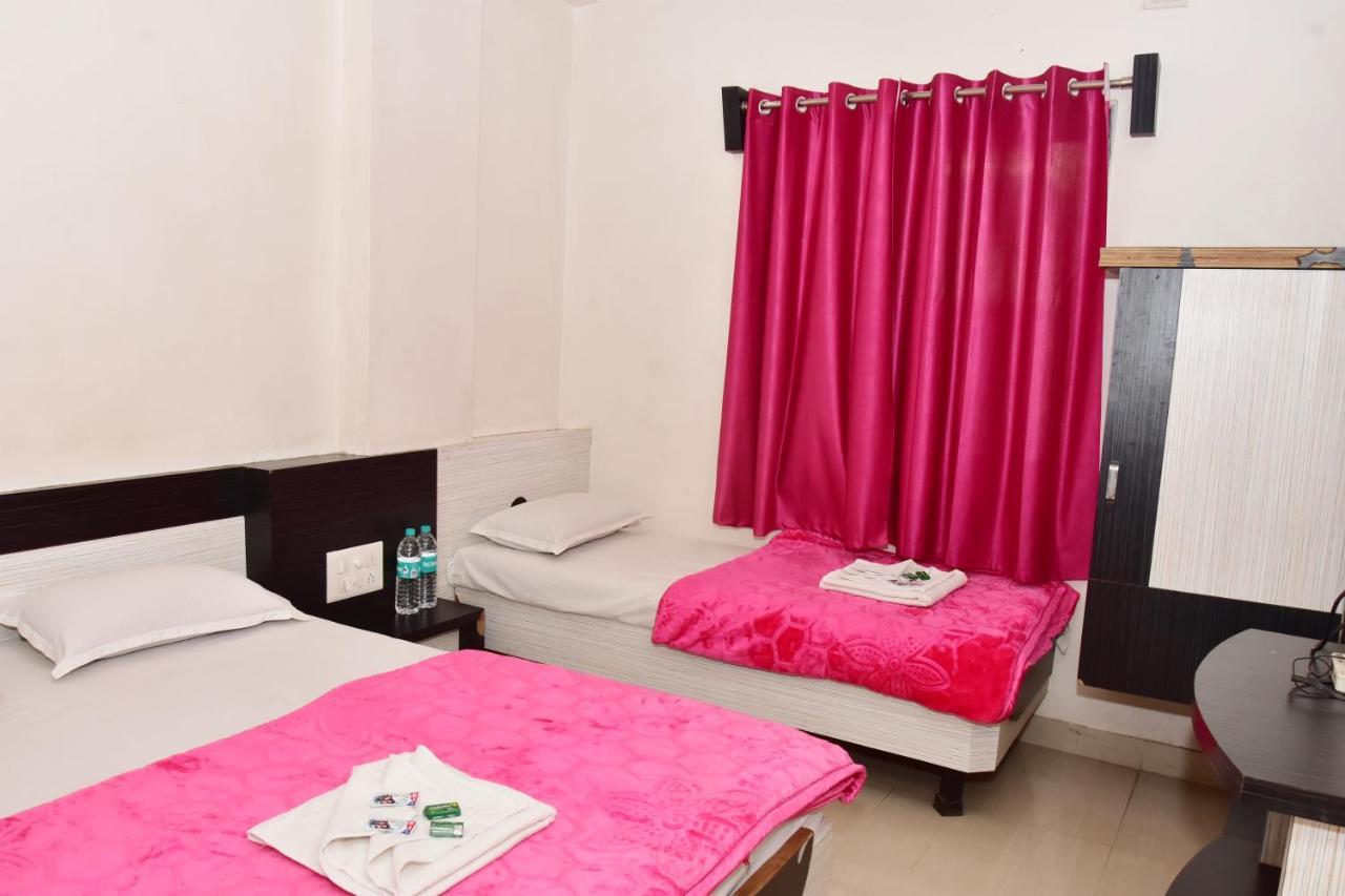 Hotel Temple Sai 쉬르디 외부 사진