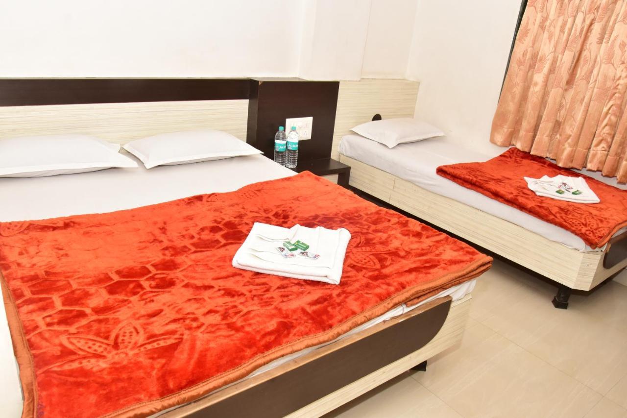 Hotel Temple Sai 쉬르디 외부 사진